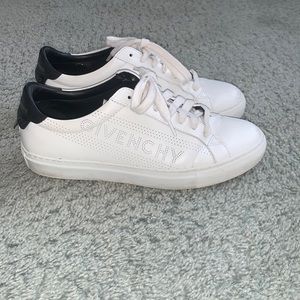 Givenchy Sneakers